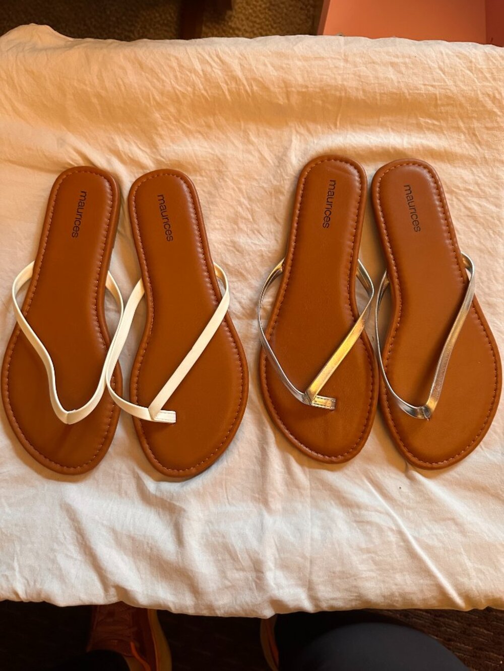 NWOT Maurices flat sandals size 8